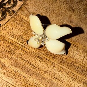Flower Silver & White Cream Ring Vintage
